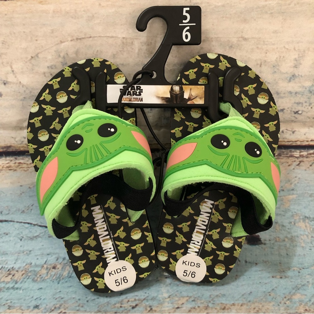 ⚡️⚡️Star Wars Mandalorian Kids Grogu Flip Flops Sandals Green Black Size 5/6 - Picture 8 of 10